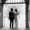 Couple de mariés devant le château de Nyon